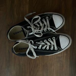 Converse low tops Black
